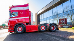 20260329-Tom-Holding-00194